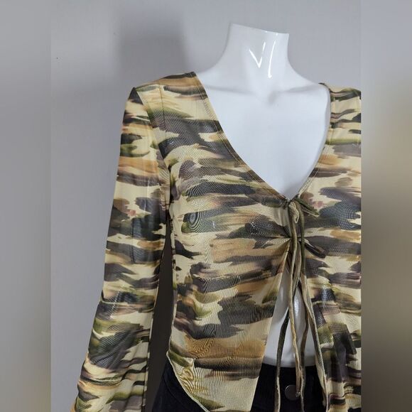 Twik Sheer Mesh Tie Front Long Sleeve Camo Crop Top Size Medium - Picture 3 of 11